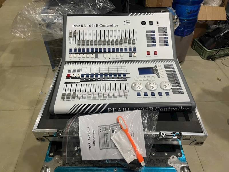 Thiết bị điều khiển âm thanh chuyên nghiệp cho thuê âm thanh sự kiện - loa sân khấu trọn gói HCM.