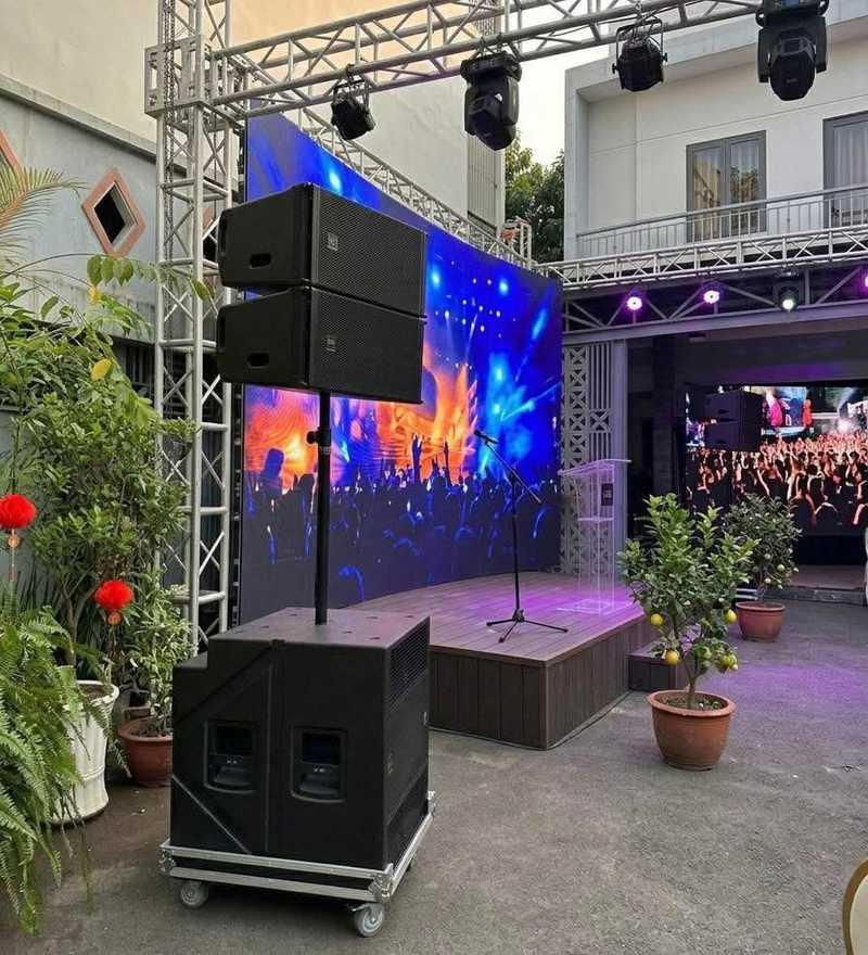 Cho thuê âm thanh sự kiện với loa sân khấu trọn gói HCM chuẩn chất lượng.