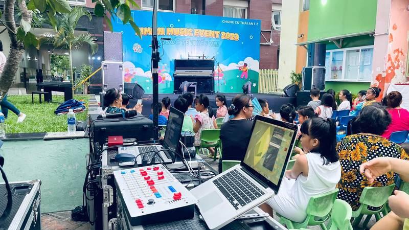Cho thuê âm thanh sự kiện với hệ thống loa sân khấu trọn gói HCM phục vụ chương trình ngoài trời.