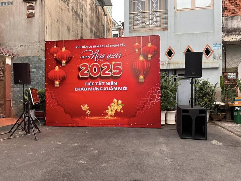 Cho thuê âm thanh sự kiện với loa sân khấu trọn gói HCM cho tiệc tất niên chào mừng xuân 2025.