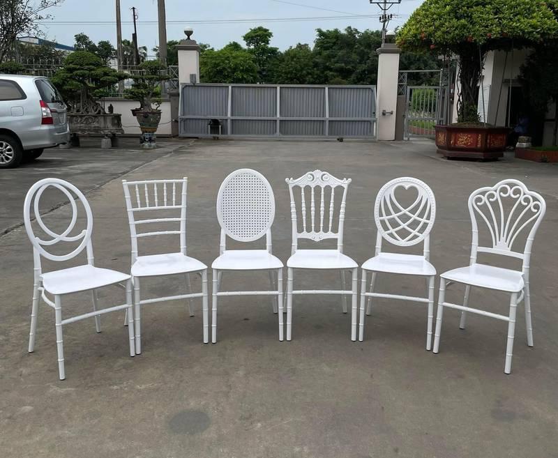 Cho thuê bàn ghế sự kiện giá rẻ tại TP.HCM với nhiều mẫu ghế trắng đẹp và sang trọng.