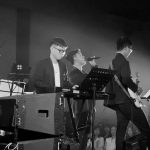 Cho thuê ban nhạc acoustic chuyên nghiệp HCM biểu diễn sôi động trên sân khấu.