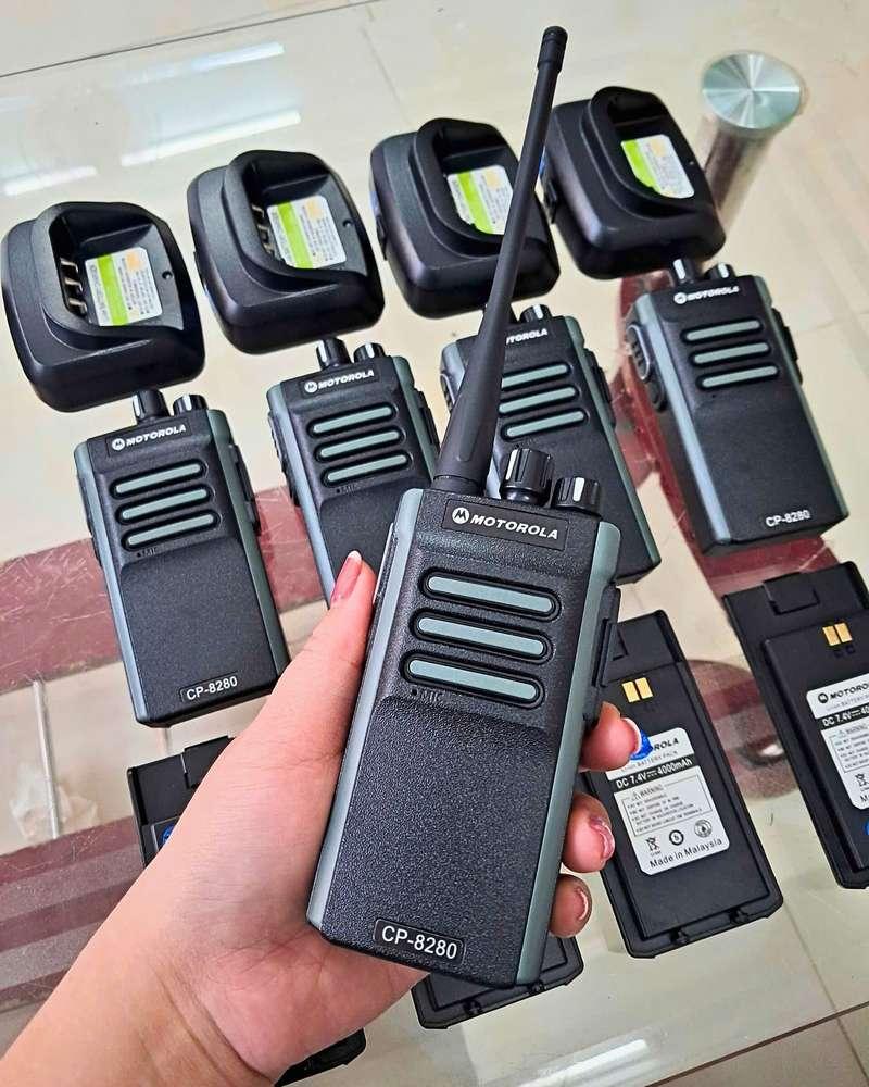 Cho thuê bộ đàm sự kiện giá rẻ, chuyên nghiệp HCM với mẫu Motorola CP-8280 chất lượng cao.