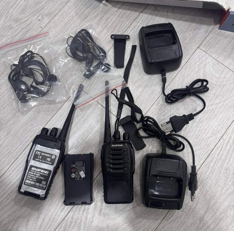 Cho thuê bộ đàm sự kiện giá rẻ, chuyên nghiệp HCM với đầy đủ thiết bị gồm bộ đàm, pin và sạc.