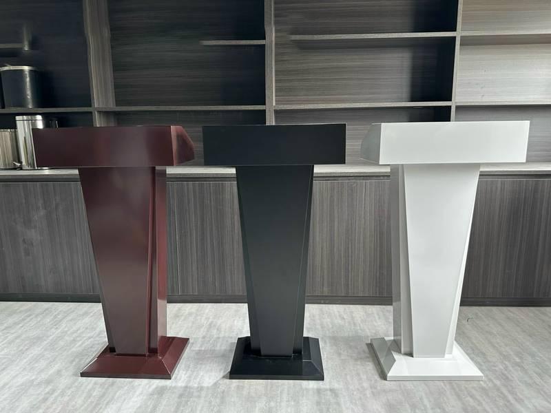 Cho thuê bục phát biểu Mica, gỗ đẹp, đa dạng mẫu tại HCM với 3 màu sắc sang trọng.