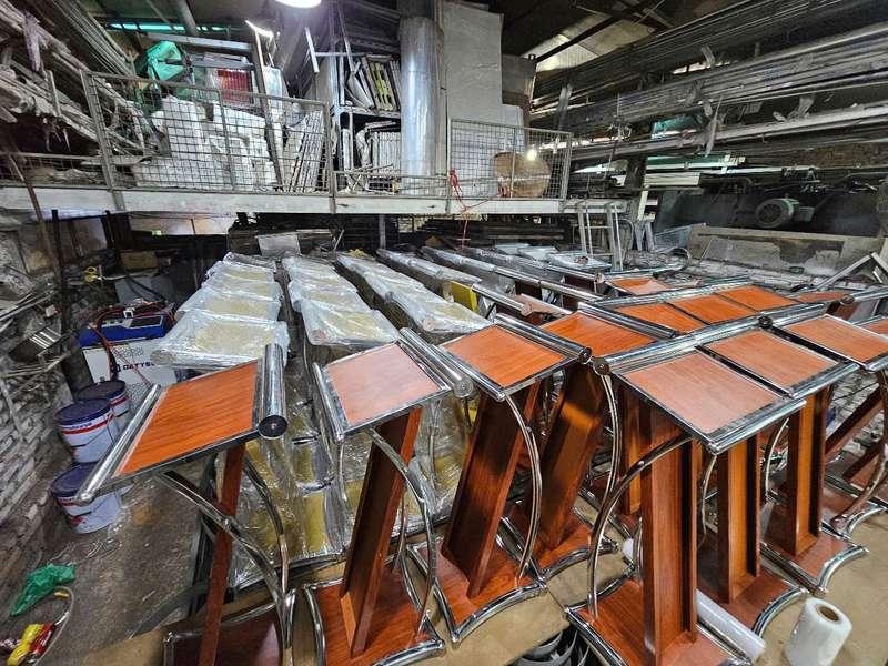 Cho thuê bục phát biểu Mica, Gỗ đẹp, đa dạng mẫu tại kho HCM.