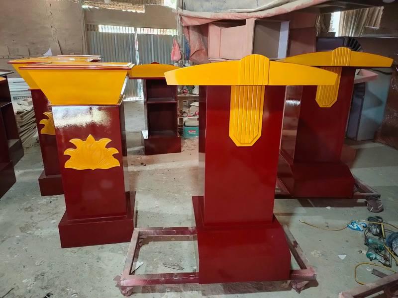 Cho thuê bục phát biểu Mica, Gỗ đẹp, đa dạng mẫu tại HCM.