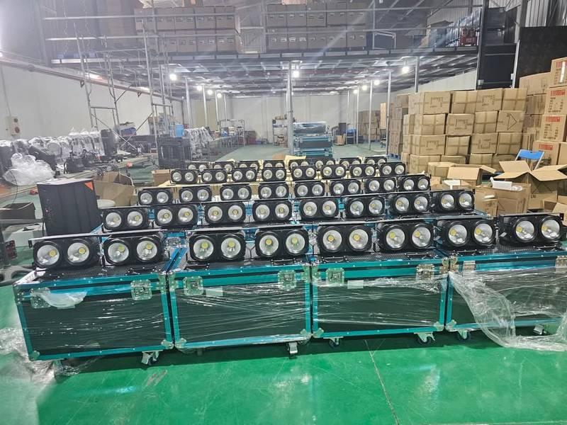 Cho thuê đèn sự kiện gồm đèn sân khấu par led và moving beam giá rẻ tại kho hàng.