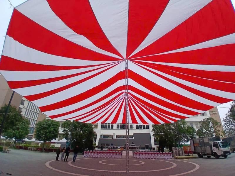 Cho thuê dù sự kiện che nắng mưa ngoài trời giá rẻ tại HCM.