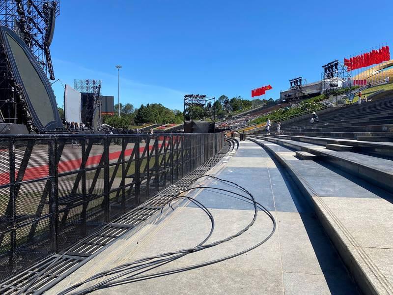 Cho thuê hàng rào sự kiện chất lượng cao dùng làm rào chắn an ninh giá rẻ HCM tại sân khấu ngoài trời.