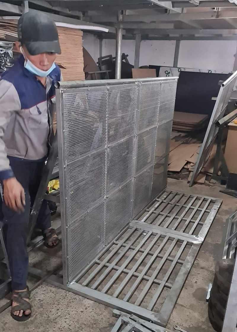 Cho thuê hàng rào sự kiện rào chắn an ninh giá rẻ HCM với khung thép chắc chắn.