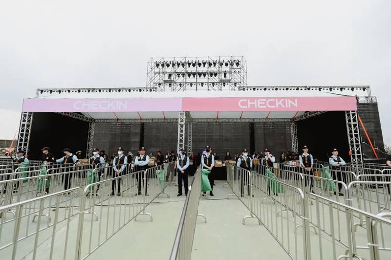 Cho thuê hàng rào sự kiện và rào chắn an ninh giá rẻ HCM bảo đảm trật tự tại khu vực check-in.