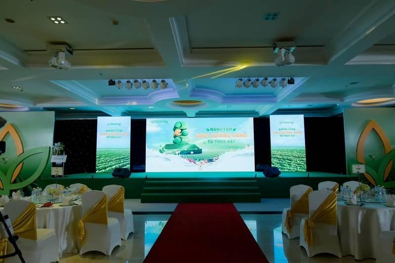 Cho thuê màn hình LED sự kiện HCM giá rẻ với thi công nhanh, phù hợp các buổi tiệc và hội nghị.
