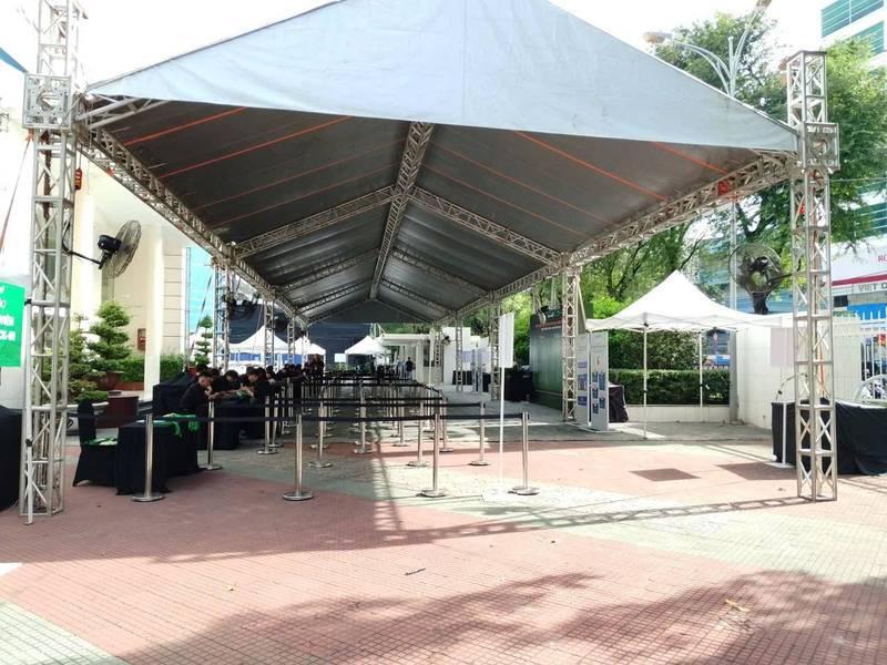 Cho thuê nhà bạt sự kiện không gian rộng với nhà bạt không gian HCM giá tốt, phù hợp tổ chức ngoài trời.