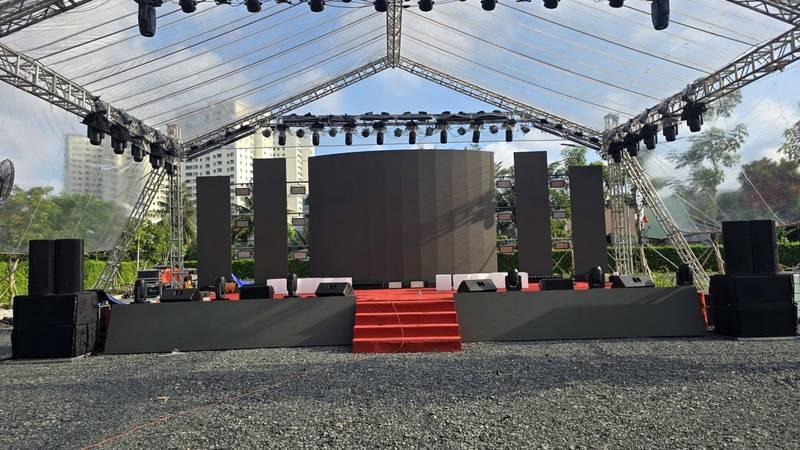 Nhà bạt không gian HCM giá tốt được sử dụng cho thuê nhà bạt sự kiện sân khấu ngoài trời.
