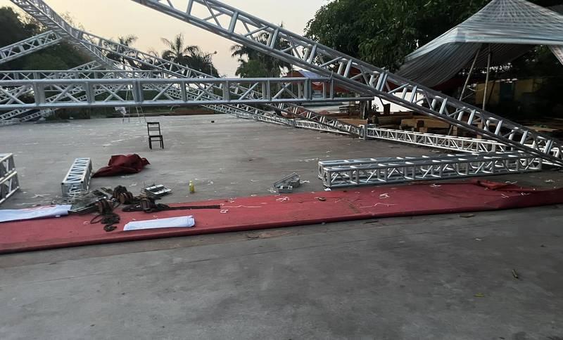 Cho thuê rạp sự kiện với khung rạp sự kiện trọn gói HCM đang chuẩn bị lắp đặt.