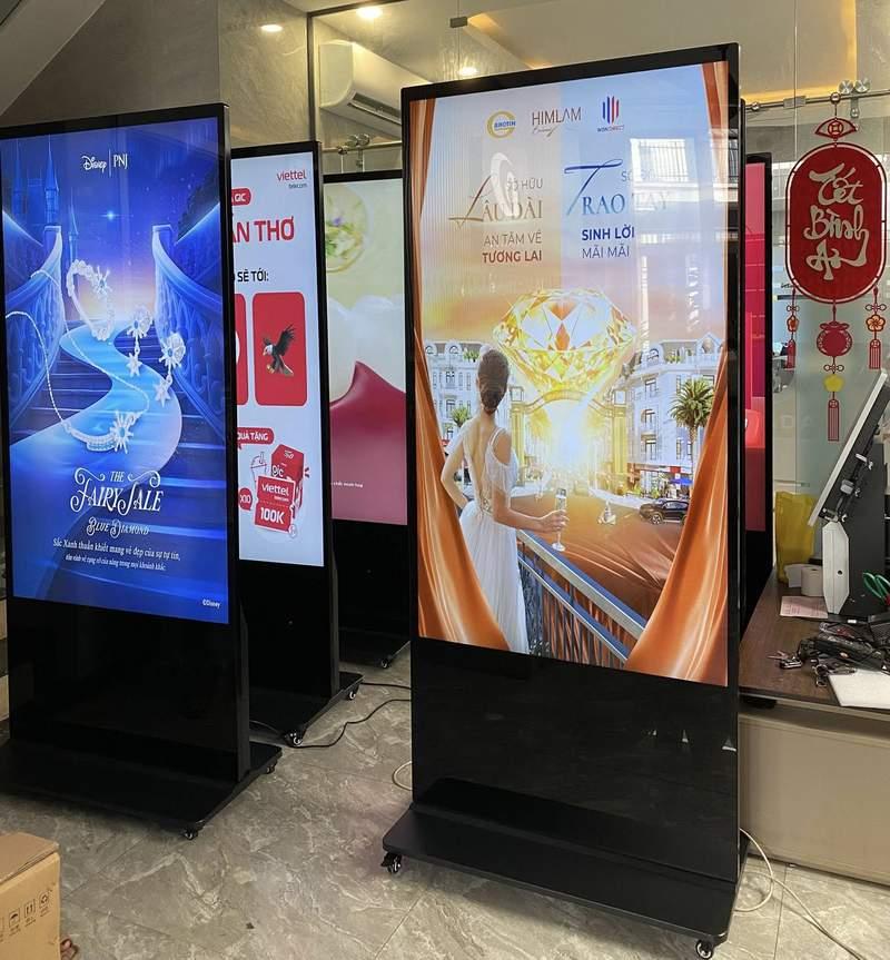 Cho thuê tivi sự kiện màn hình LED sắc nét, phù hợp trình chiếu quảng cáo và giới thiệu sản phẩm.