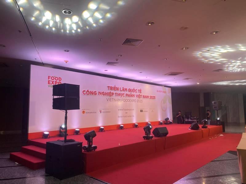 Thi công backdrop sự kiện trọn gói với thiết kế hiện đại và giao nhanh trong 1 ngày tại triển lãm quốc tế thực phẩm Việt Nam 2023.