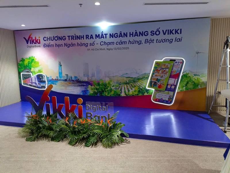 Thi công backdrop sự kiện trọn gói ra mắt ngân hàng số Vikki, giao nhanh trong 1 ngày.
