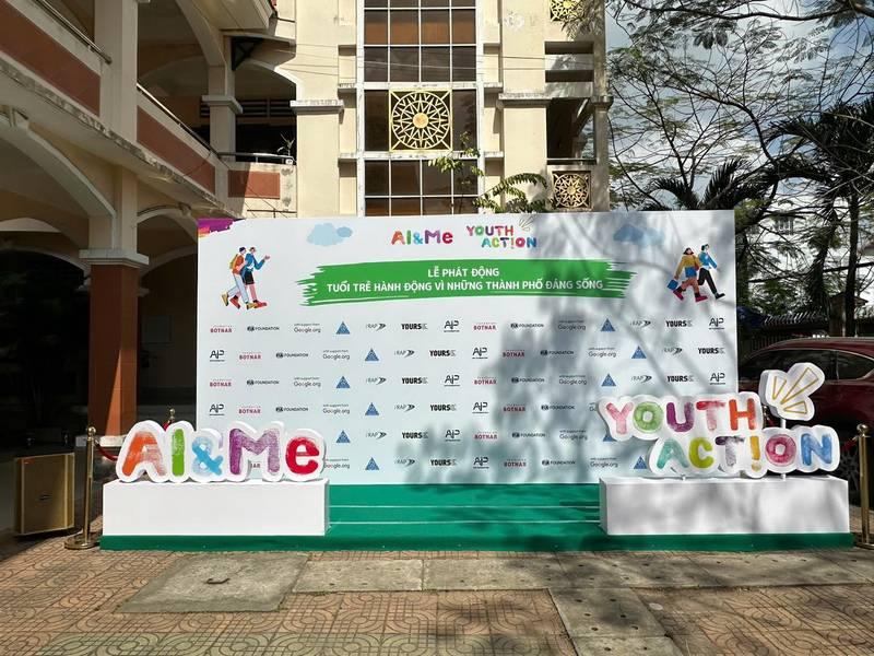 Thi công backdrop sự kiện trọn gói, giao nhanh trong 1 ngày với thiết kế phông nền và slogan sắc nét ngoài trời.