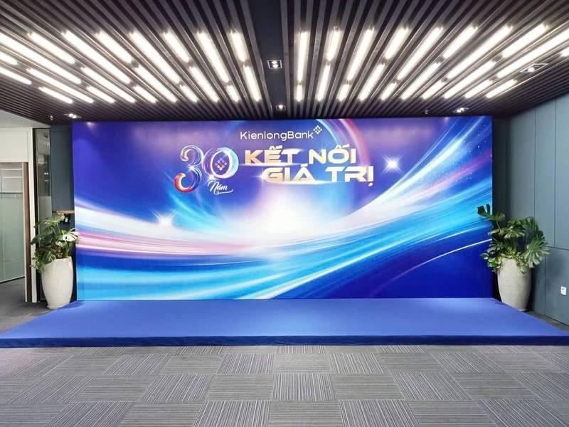 Thi công backdrop sự kiện trọn gói với thiết kế hiện đại, giao nhanh trong 1 ngày.