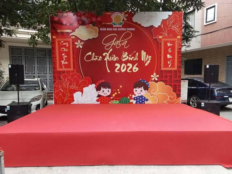 Thi công backdrop sự kiện Gala chào xuân Bính Ngọ 2026 trọn gói, giao nhanh trong 1 ngày.