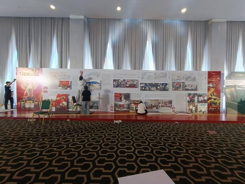 Thi công backdrop sự kiện trọn gói với đội ngũ thi công nhanh chóng giao hàng trong 1 ngày.