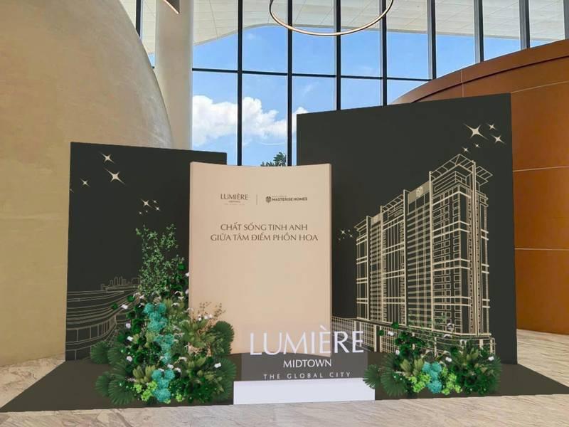 Thi công booth sự kiện thiết kế trọn gói giá tốt HCM với backdrop hiện đại và trang trí cây xanh.