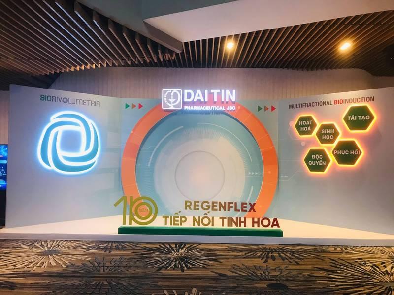 Thi công booth sự kiện chuyên nghiệp thiết kế trọn gói giá tốt HCM với mô hình trưng bày hiện đại.