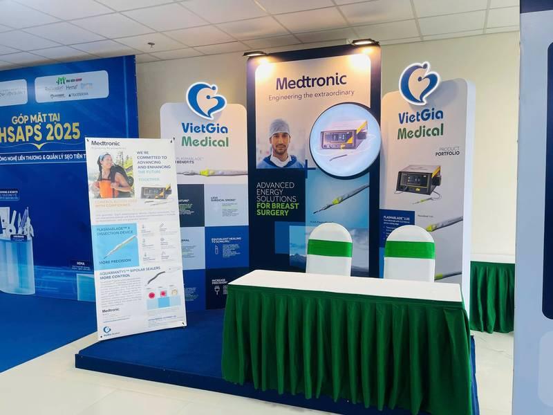Thi công booth sự kiện VietGia Medical với thiết kế trọn gói giá tốt tại HCM.