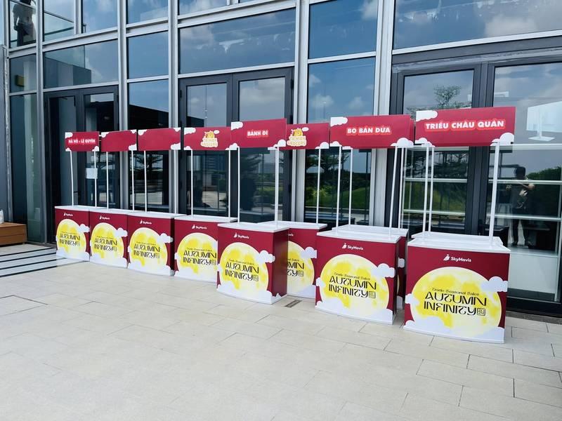 Thi công booth sự kiện trọn gói giá tốt HCM với thiết kế đồng bộ, bắt mắt và chuyên nghiệp.