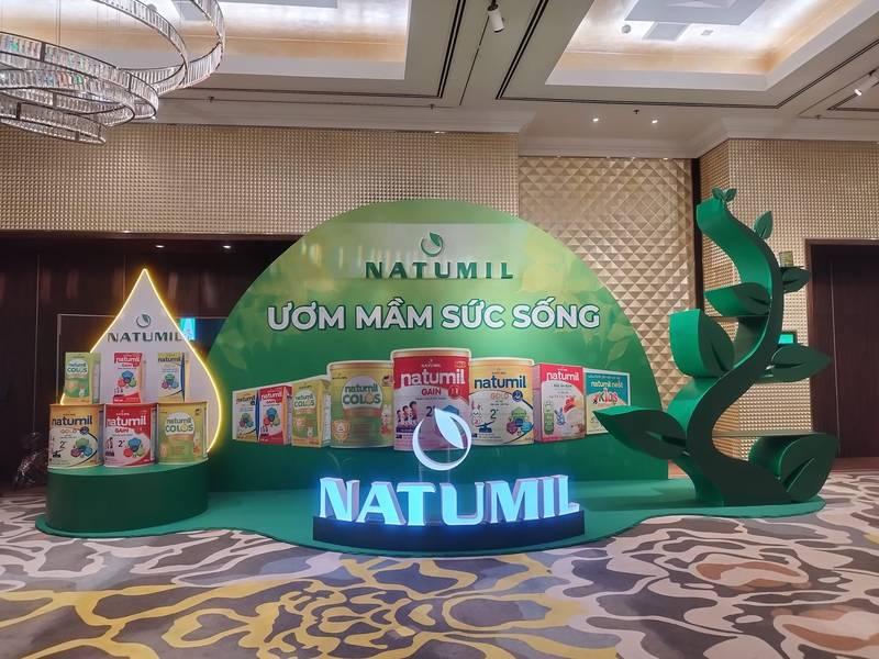 Thi công booth sự kiện Natumil với thiết kế trọn gói giá tốt HCM hiện đại và bắt mắt.