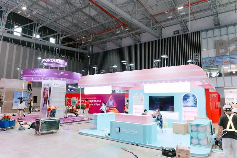 Thi công gian hàng triển lãm hội chợ với thiết kế thi công gian hàng triển lãm, hội chợ trọn gói uy tín tại TP.HCM.