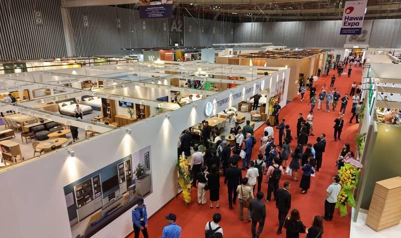 Thi công gian hàng triển lãm hội chợ chuyên nghiệp với thiết kế thi công gian hàng triển lãm, hội chợ trọn gói uy tín tại TPHCM.