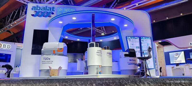 Thi công gian hàng triển lãm hội chợ chuyên nghiệp với thiết kế hiện đại, dịch vụ thi công trọn gói uy tín tại TP.HCM.