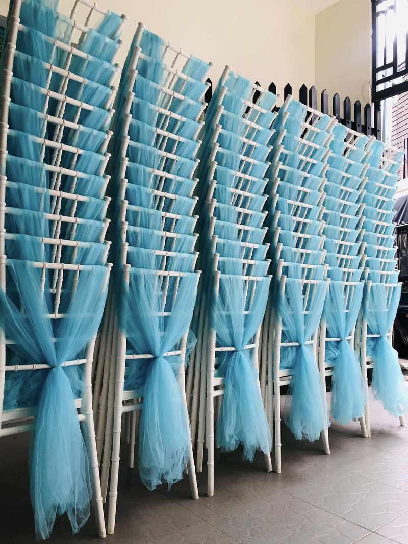 Thuê ghế Tiffany sự kiện với nơ xanh đẹp cho thuê ghế Tiffany cho sự kiện trọn gói HCM.