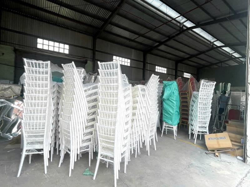 Kho lưu trữ ghế tiffany sự kiện sẵn sàng phục vụ thuê ghế tiffany sự kiện trọn gói tại HCM.