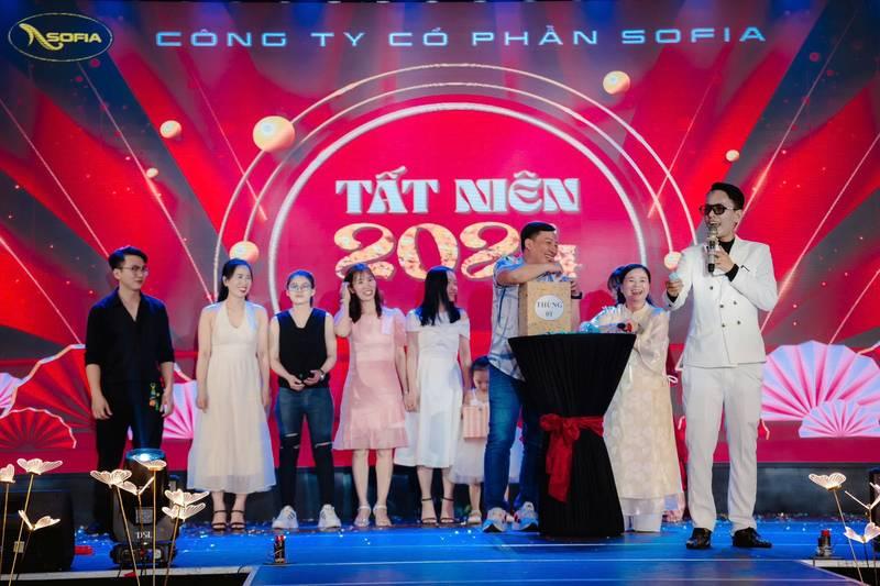 Thuê MC sự kiện chuyên nghiệp dẫn chương trình Tất Niên 2023 tại Công ty cổ phần Sofia - Báo giá mới nhất 2026.