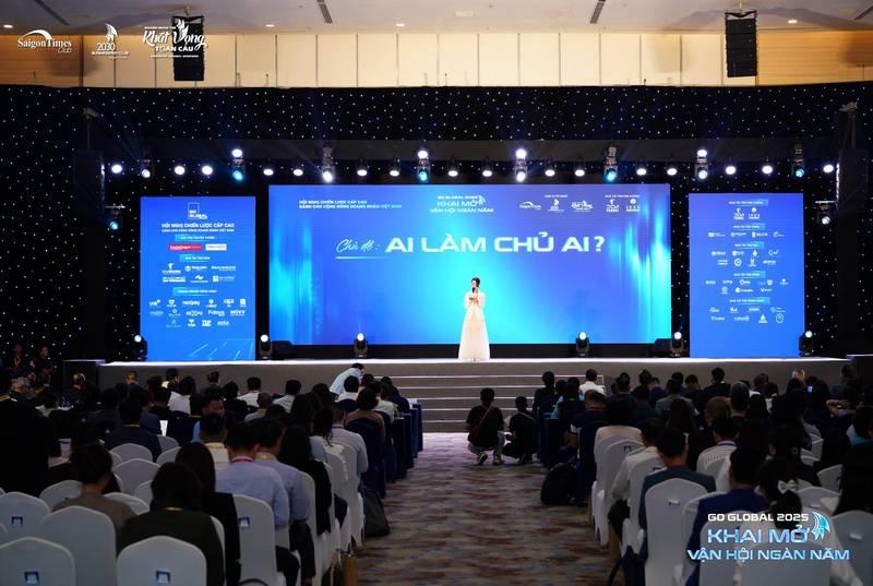 Thuê MC sự kiện chuyên nghiệp dẫn chương trình khai mạc sự kiện với báo giá mới nhất 2026.