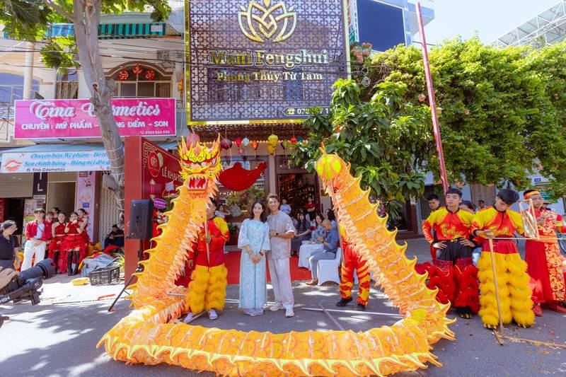 Ảnh biểu diễn thuê múa lân khai trương với đội múa lân chuyên nghiệp trong dịch vụ thuê múa lân khai trương trọn gói, giá rẻ HCM.