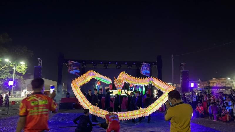 Thuê múa lân khai trương trọn gói, giá rẻ HCM với màn trình diễn lân sư rồng sôi động trong sự kiện ngoài trời.