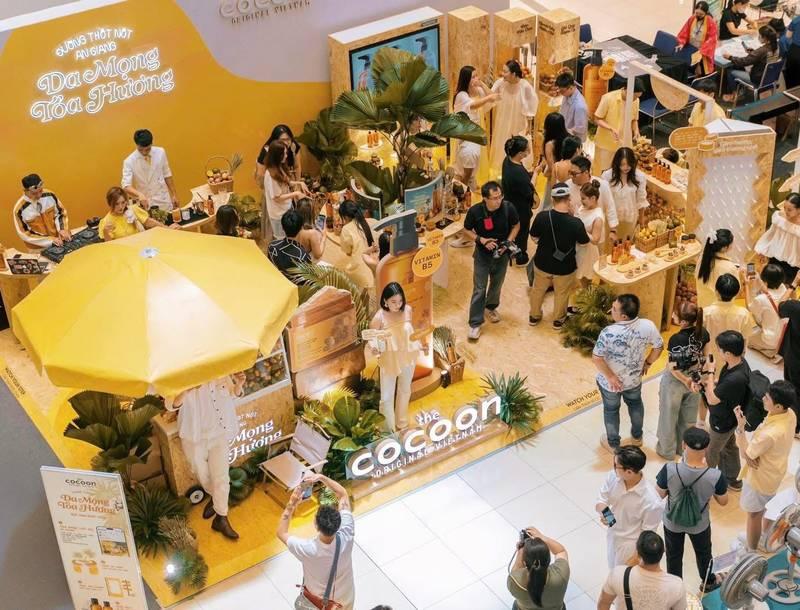 Ảnh tổ chức activation trọn gói chuyên nghiệp với dịch vụ agency activation uy tín tại sự kiện đông người.