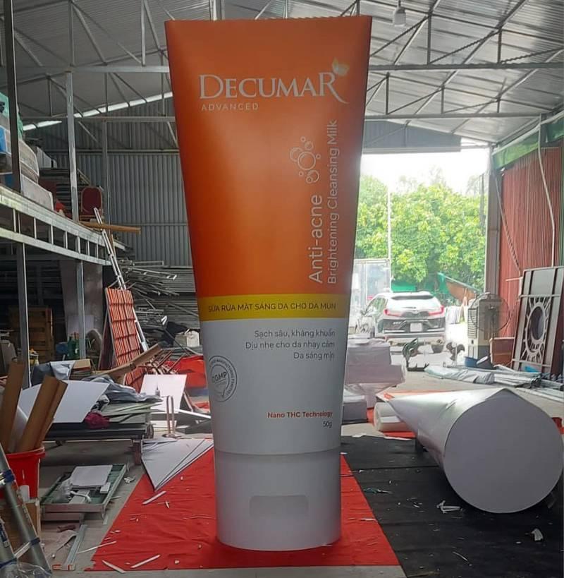 Mô hình quảng cáo sữa rửa mặt Decumar tại sự kiện tổ chức activation chuyên nghiệp của dịch vụ tổ chức activation trọn gói - agency activation uy tín.