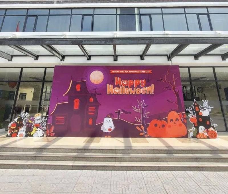 ALT: Phông nền trang trí tổ chức sự kiện Halloween tại trường học cho dịch vụ tổ chức sự kiện Halloween trọn gói HCM.
