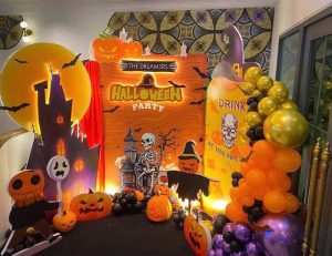 Trang trí tổ chức sự kiện Halloween trọn gói HCM với không gian ma quái và bóng bay màu sắc.