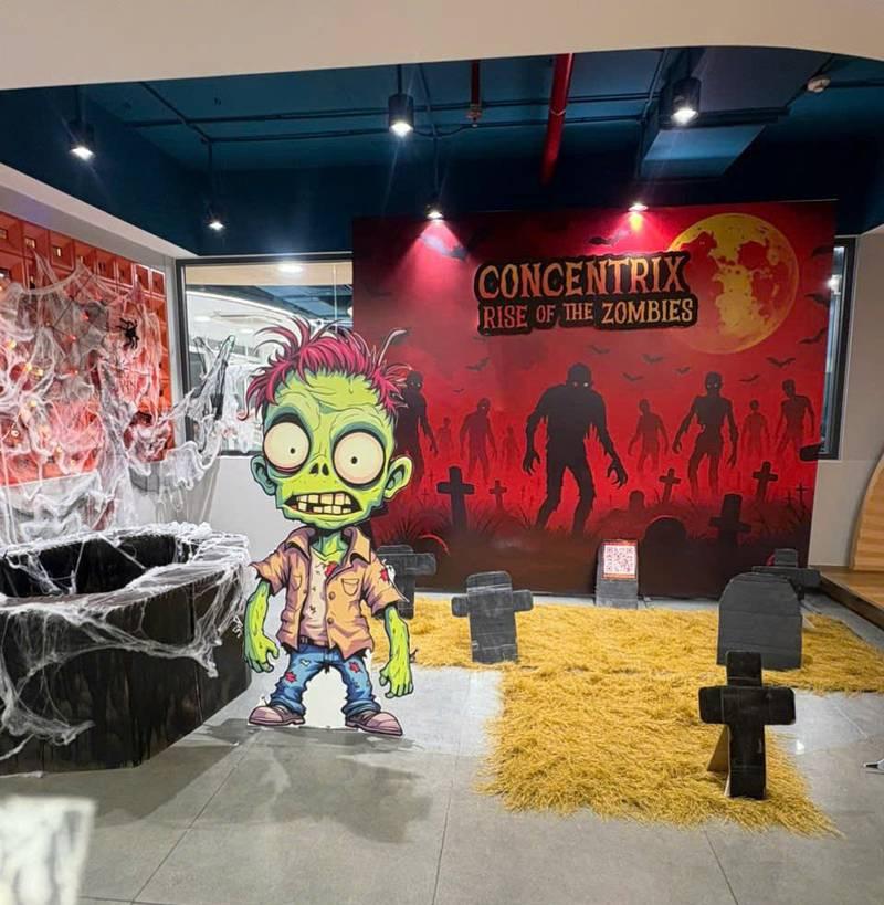 Trang trí ma quái ấn tượng cho tổ chức sự kiện Halloween trọn gói HCM với chủ đề xác sống.