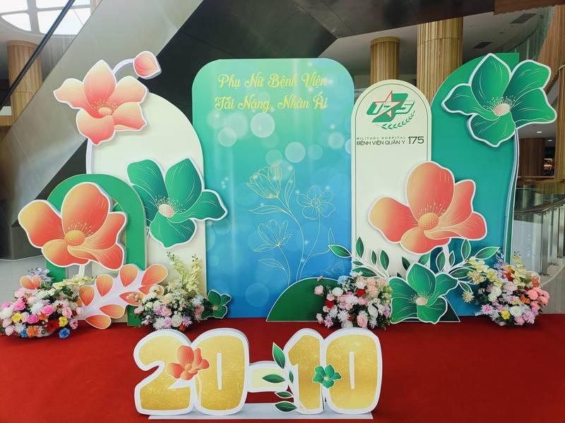 ALT: Backdrop 20/10 và tiểu cảnh trang trí ngày phụ nữ công ty tại văn phòng bệnh viện quân y 175.