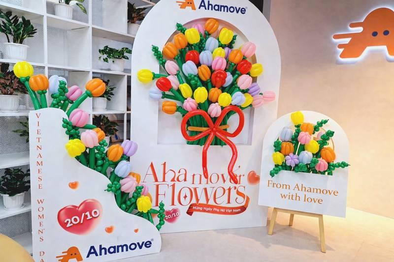 Trang trí ngày phụ nữ công ty với tiểu cảnh và backdrop 8/3, 20/10 bằng bong bóng hoa tại văn phòng.