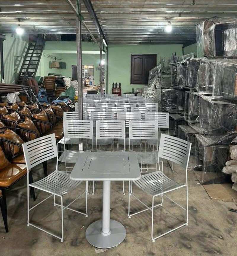 Kho xưởng bàn ghế